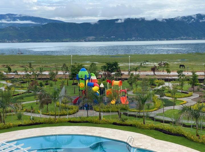 Hermosa Casa En Orilla Del Lago -Zona De Villedos- San Cristobal Zapotitlan 外观 照片